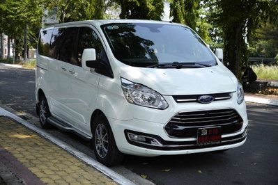 Ford Tourneo 2020 Titanium Trắng Ngọc Trai