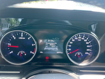 Kia Carnival 2023 Luxury 39.500 km
