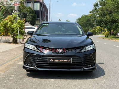 Xe Toyota Camry 2.0Q 2021