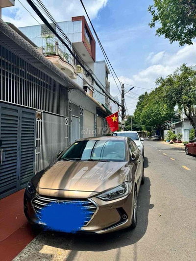 Hyundai Elantra 2016 2.0 79.000 km Nâu