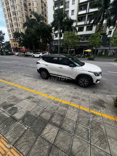 Kia Seltos 2022 1.4 Turbo Luxury 30000 km