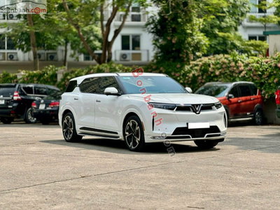 Xe VinFast VF9 Plus 7S 2025