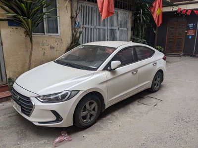 Hyundai Elantra 2018 MT Trắng