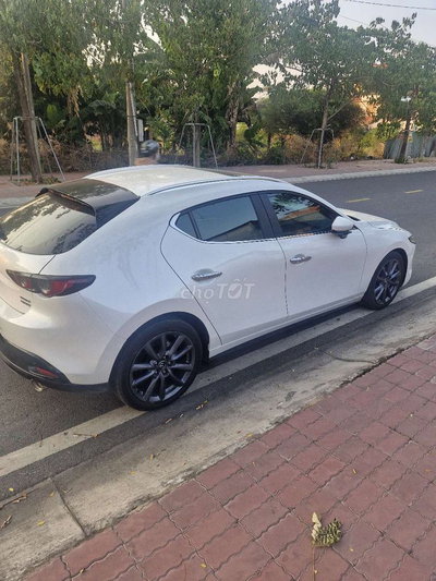 Mazda 3 Hatchback 2022 Premium Trắng