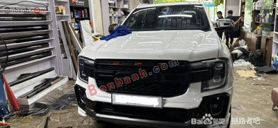 Xe Ford Everest Titanium Plus 2.0L 4x4 AT 2025