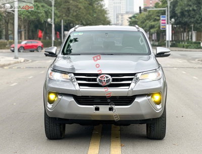 Xe Toyota Fortuner 2.7V 4x2 AT 2016