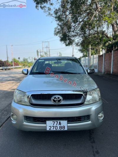 Xe Toyota Hilux 2.5E 4x2 MT 2011