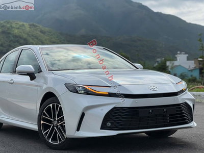 Xe Toyota Camry 2.0Q 2026