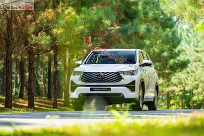 Xe Toyota Innova Cross HEV 2.0 CVT 2026