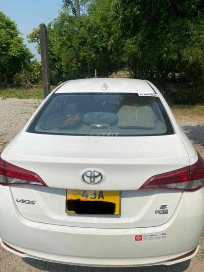 Toyota Vios màu Trắng