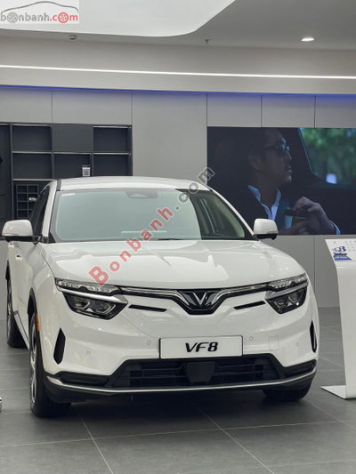 Xe VinFast VF8 Eco 2026