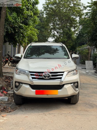 Xe Toyota Fortuner 2.4G 4x2 MT 2018