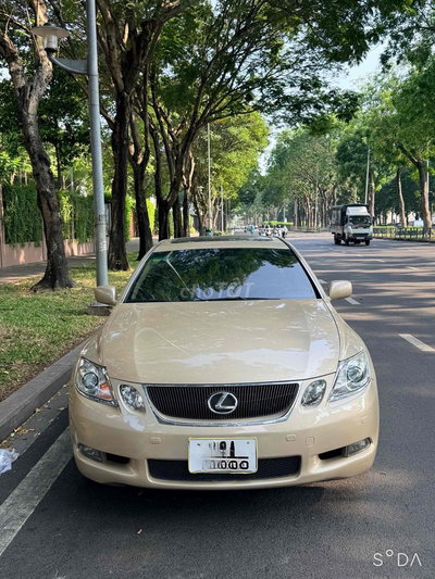 Lexus GS300 màu Vàng cát