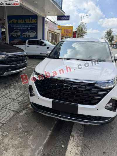 Xe Hyundai Custin Cao Cấp 2.0T 2024