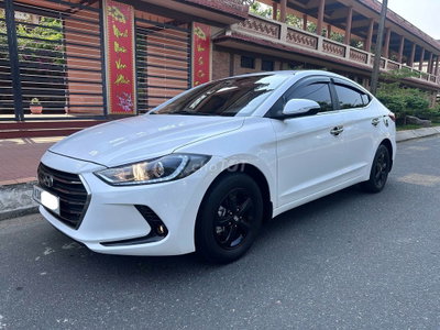 Elantra 2018 số sàn giá mềm xe đẹp chốt nhanh!
