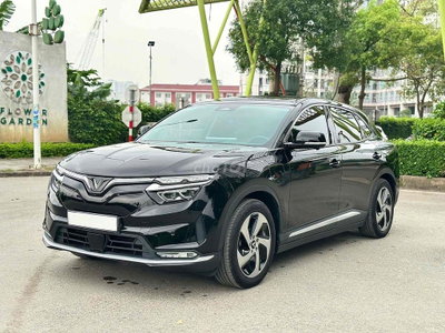 Xe điện VinFast VF 8 Đen
