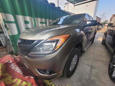 Mazda BT-50 2 cầu mt chở sầu riêng hết bài