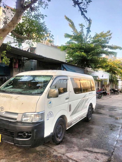 Toyota Hiace 2005 . máy dầu 6 ghế/800kg.xe đẹp