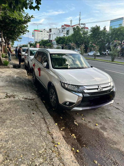 Mitsubishi Outlander 2018 Trắng 60000 km