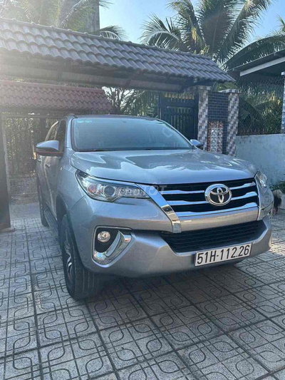 Toyota Fortuner 2019 Dầu Bạc