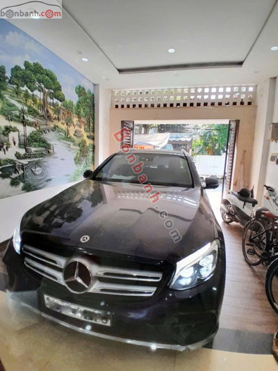 Xe Mercedes Benz GLC 300 4Matic 2018