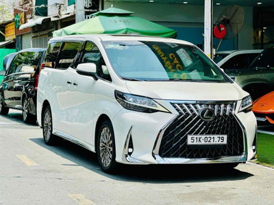 Lexus LM350 7 chỗ Đen Model 2022