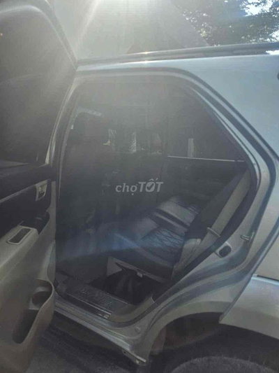 Toyota Fortuner Bạc 7 chỗ