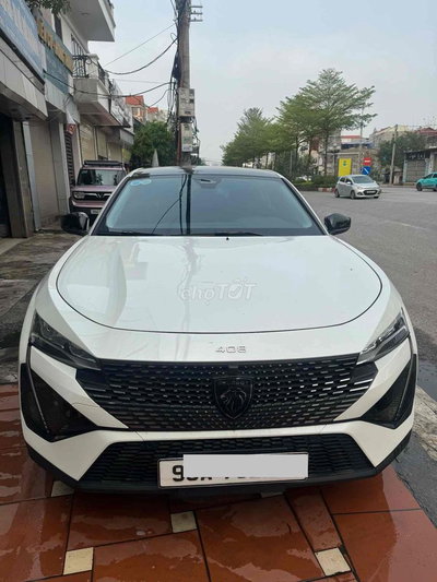Peugeot 408 Trắng 5 chỗ
