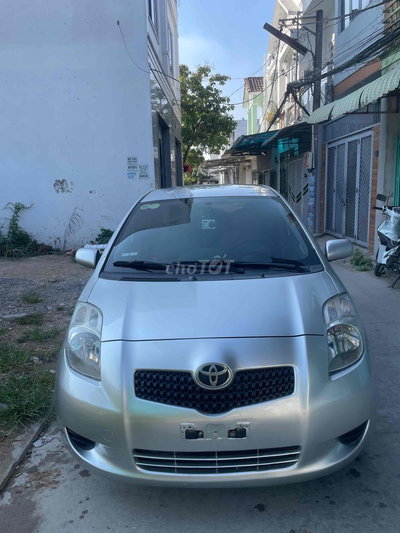 Toyota Yaris 2007 Bạc hồ sơ cầm tay