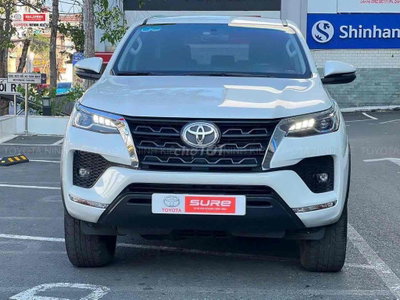 Toyota Fortuner 2024 2.4 AT Trắng