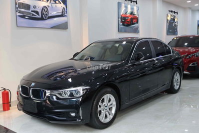 BMW 320i 2018 Tiêu chuẩn Đen