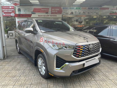 Xe Toyota Innova Cross 2.0V CVT 2025