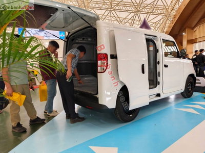 Xe VinFast EC Van AT 2026