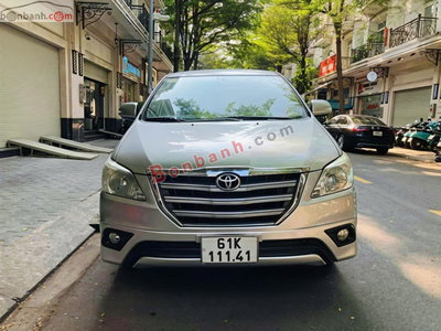 Xe Toyota Innova 2.0G 2016