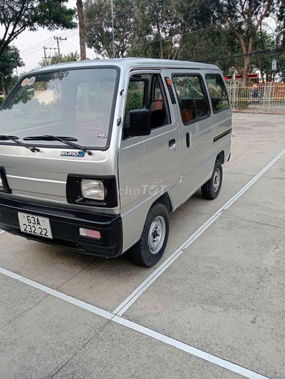 Suzuki 7 chỗ màu Bạc
