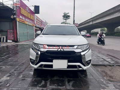 Xe Mitsubishi Outlander 2.0 CVT 2022