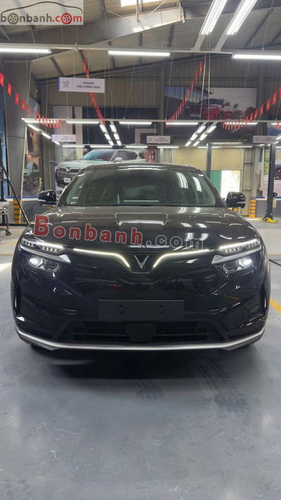 Xe VinFast VF8 S 2024