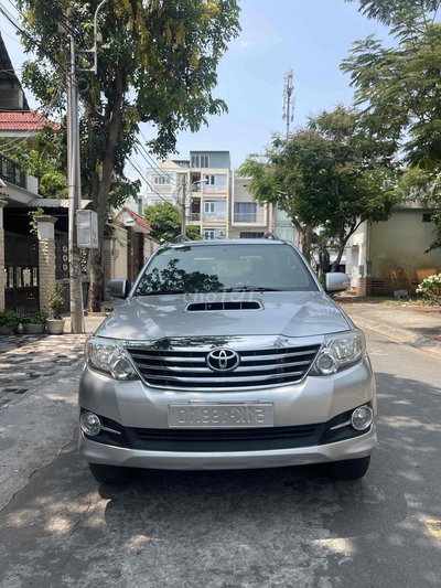 Toyota Fortuner 2015 Bạc