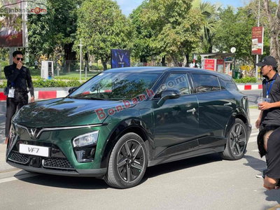 Xe VinFast VF7 Plus AWD 2025