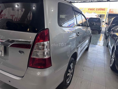 Toyota Innova 2015E Bạc