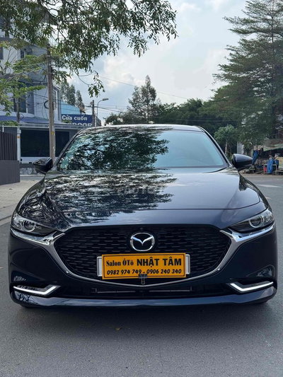 Mazda 3 luxury 2022 42000