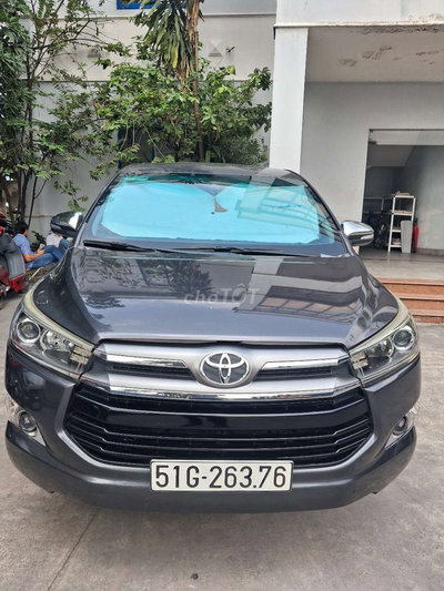 Toyota Innova 2017 2.0V Xám