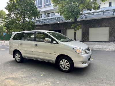 Toyota Innova G 2010 Bạc