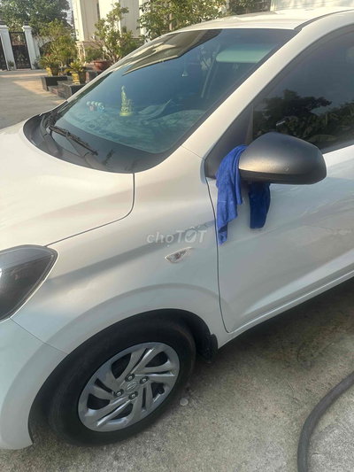 Hyundai Grand i10 Trắng 37774 km