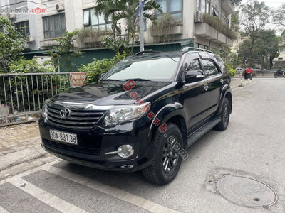 Xe Toyota Fortuner 2.7V 4x4 AT 2015