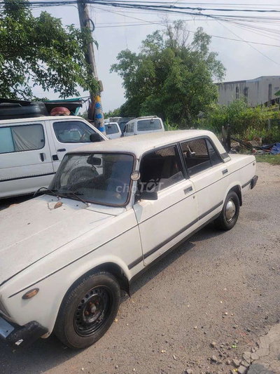 LADA 2107 1988 Trắng