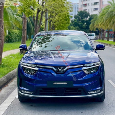 Xe VinFast VF8 Eco AWD 2023