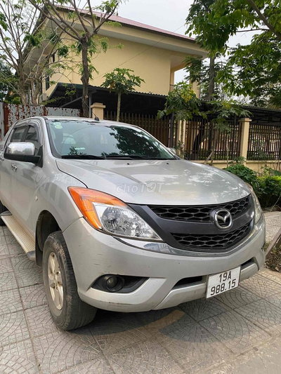 Mazda BT-50 màu Bạc số sàn