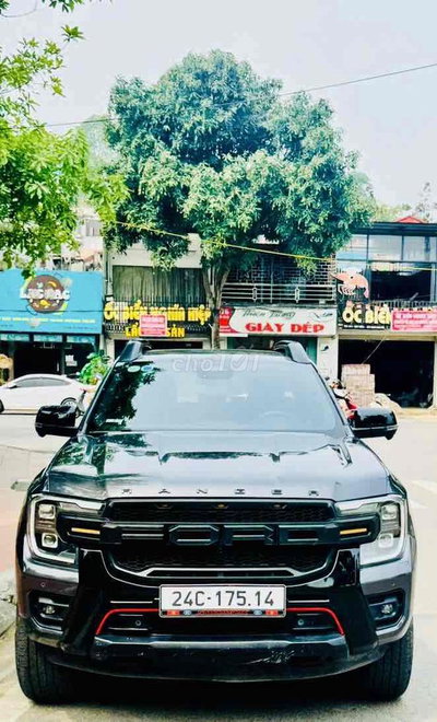 Ford Ranger Stormtrak 2024 Đen 2 vạn km