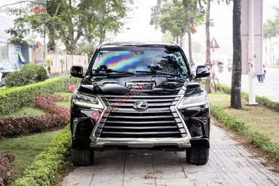 Xe Lexus LX 570 2019